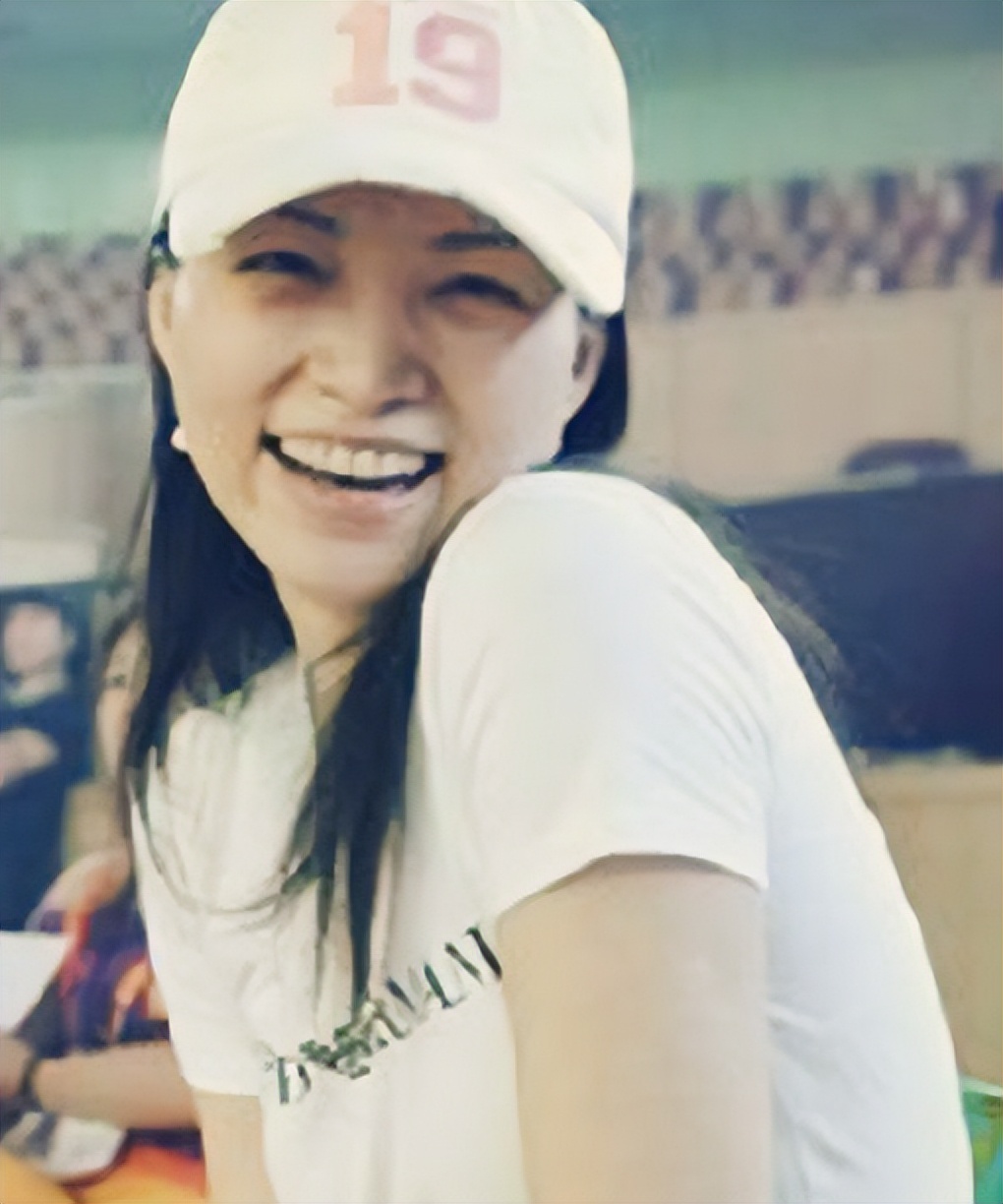 央视一姐董卿现在怎么样了,央视一姐董卿目前状况如何