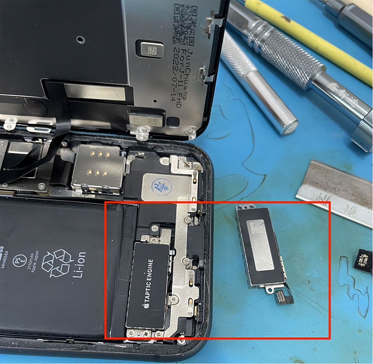 iphone11打开相机黑屏怎么解决,iphone11打开相机闪一下怎么解决