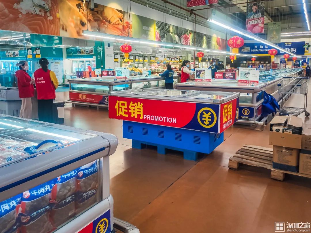 00后在深圳当推销员：“我的青春180元/天”