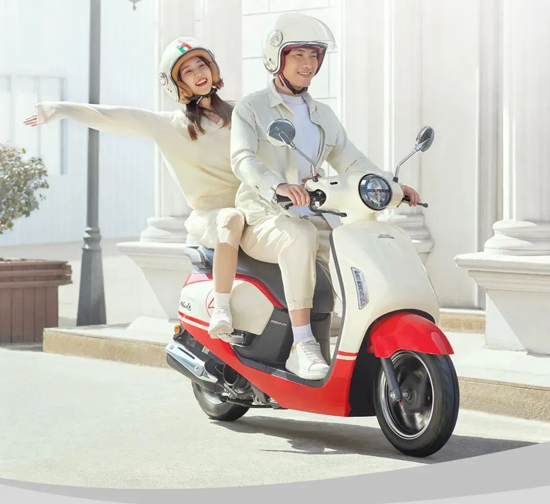 新大洲本田复古踏板ns125颜色,新大洲本田ns125复古踏板