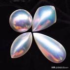 马贝珠珍珠,英国女王绿松石胸针