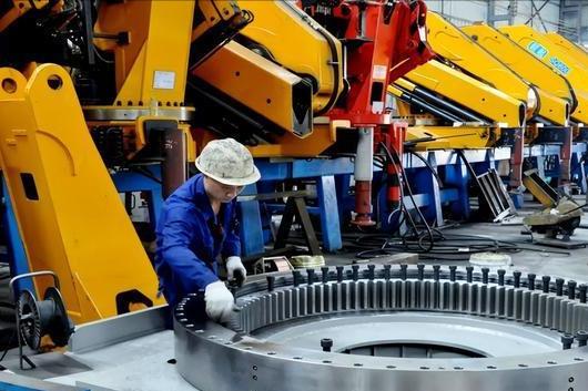 美经济面临衰退风险,2023严峻的经济形势