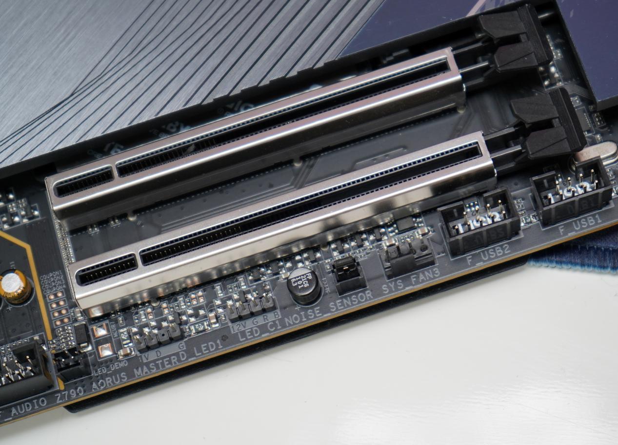 z790技嘉小雕和超耐久主板区别,技嘉超级雕主板z790搭配什么显卡