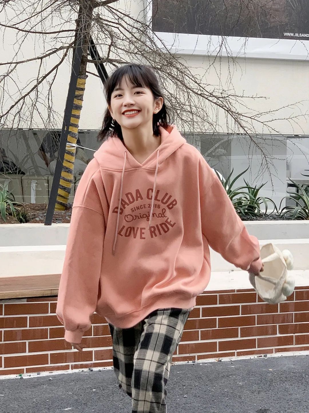 今年最流行的五款卫衣,现在流行这几种卫衣