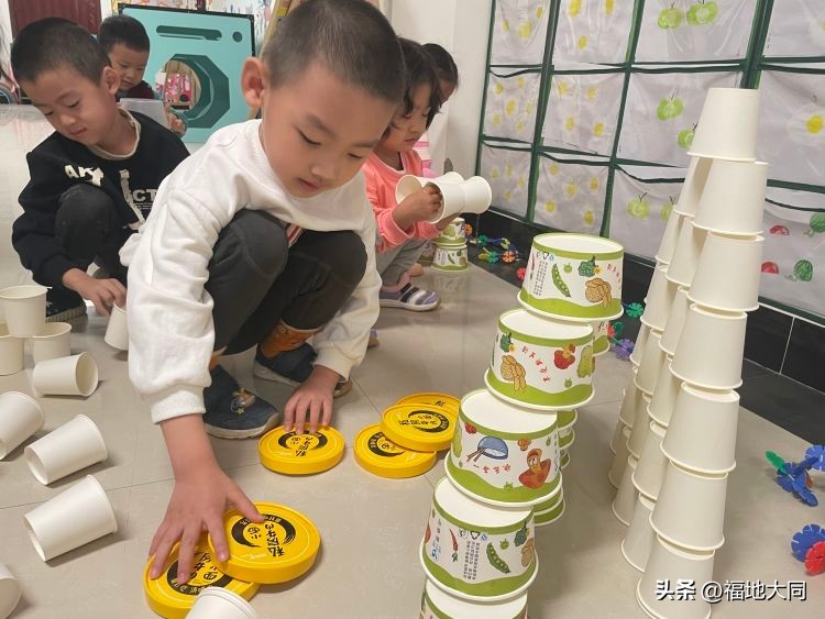 诸暨市幼儿园创意建构展示活动,建有乐趣构有深度