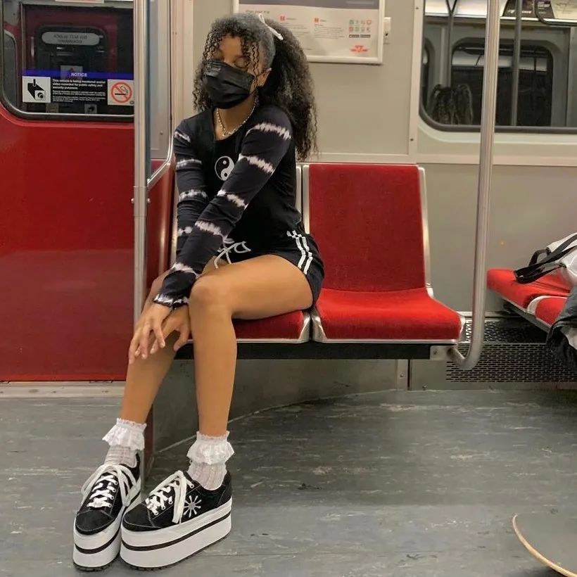 小个子穿什么鞋子更好看显得更高,显高显腿细的鞋推荐