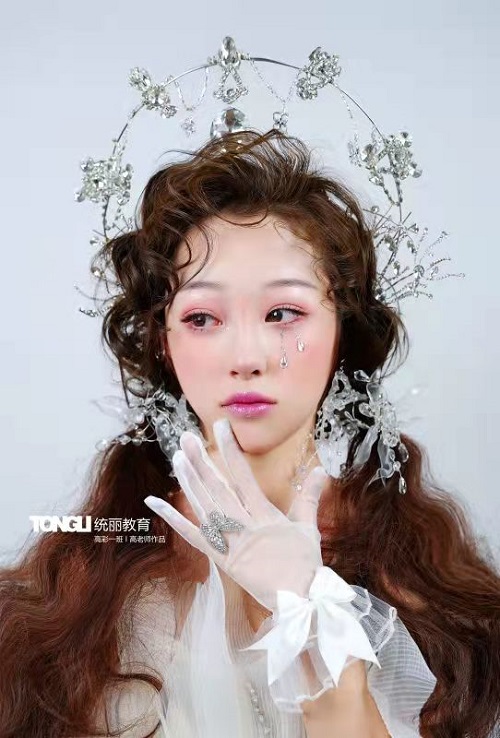 沈阳统丽美容培训学校,沈阳统丽学校学美容多少钱