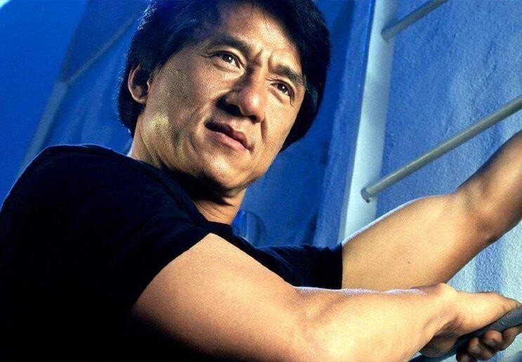 成龙惊天一跳震惊国外视频,成龙惊天一跳吓坏好莱坞