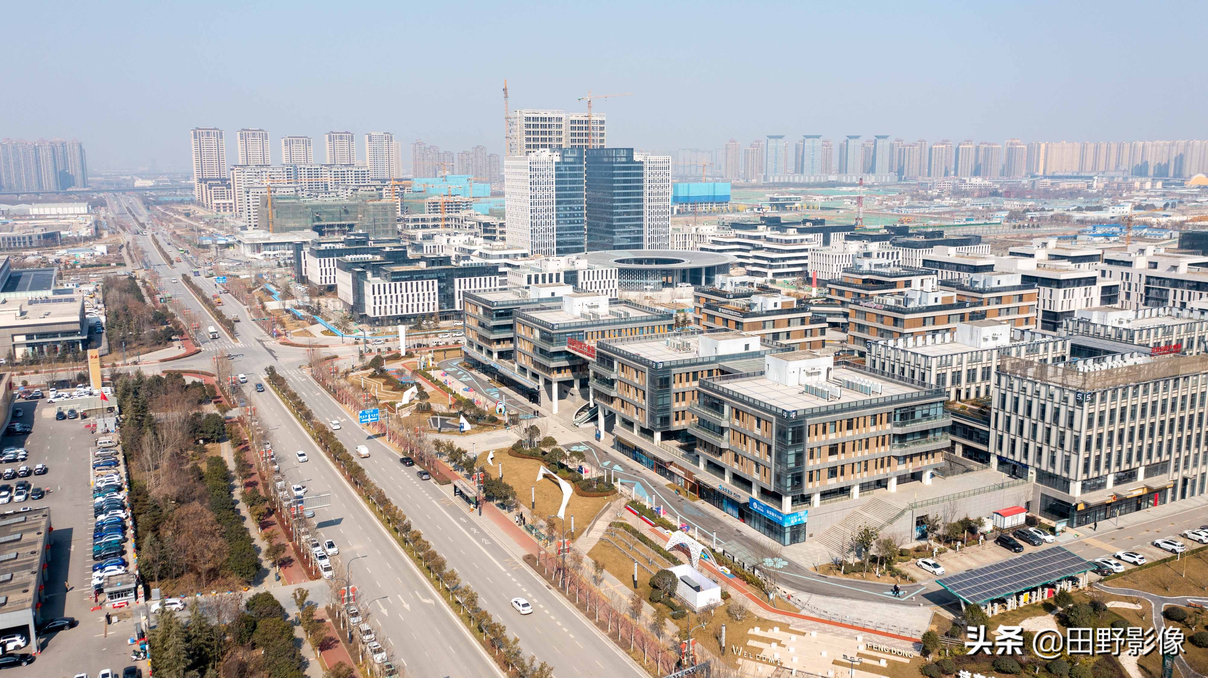 沣东科统区夜景航拍,西安沣东自贸园板块后期发展如何