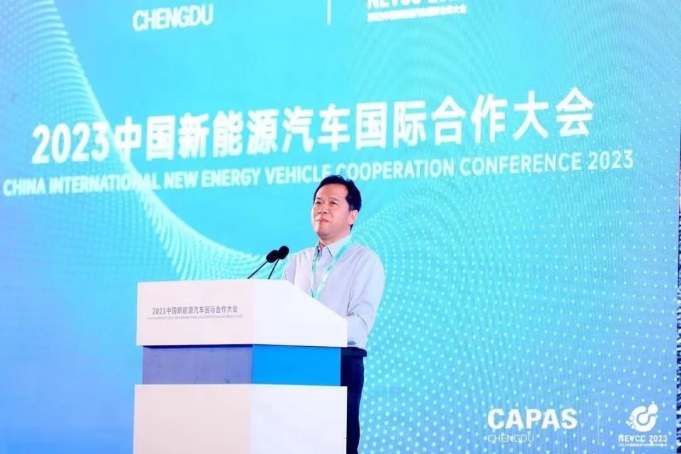 狂飙新能源,新能源汽车消费潜力持续释放