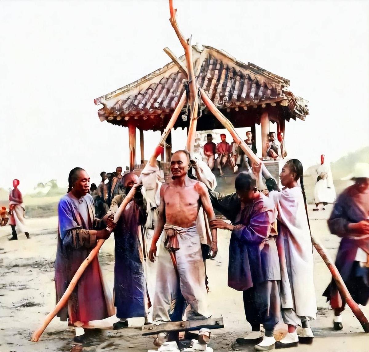 日军日记：*安妇慰**不服从管教，我很愤怒，用*刀刺**插入她的*体下**