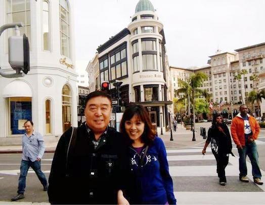 师胜杰追悼会女儿捧父亲遗像视频,师胜杰妻子宋艳现状