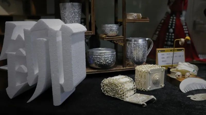 云南西双版纳傣族玉香银饰,西双版纳的银饰品