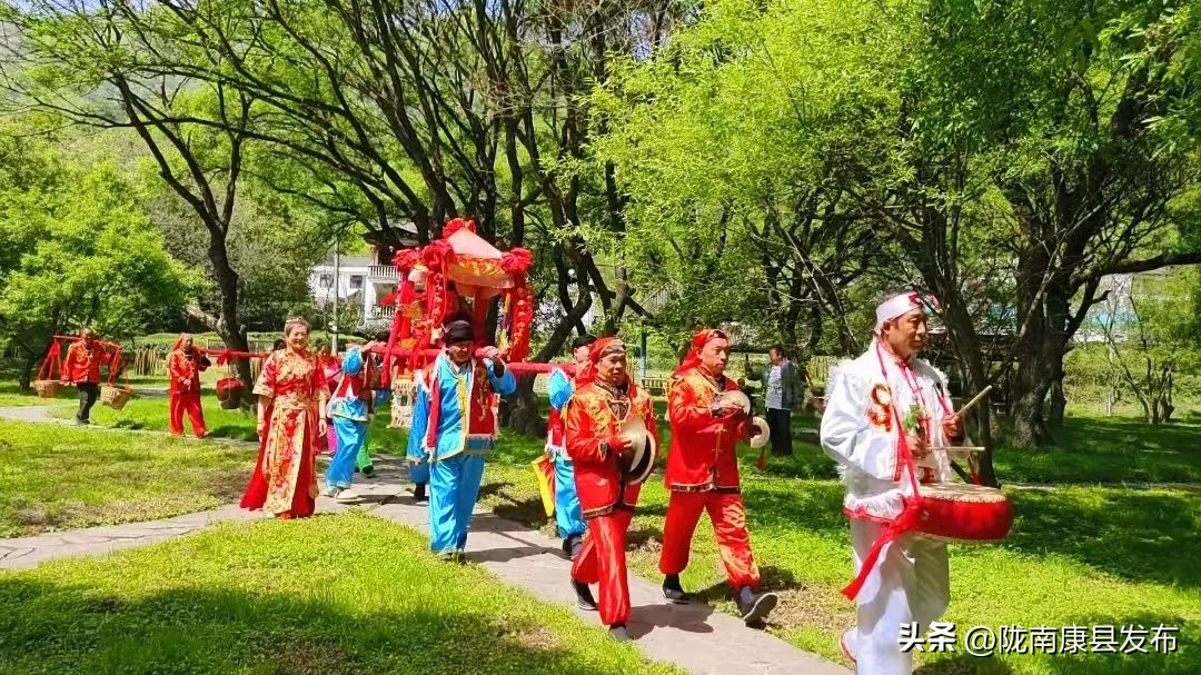 浜斾竴搴峰吇鏃呮父,浜斾竴搴峰吇搴﹀亣鏀荤暐