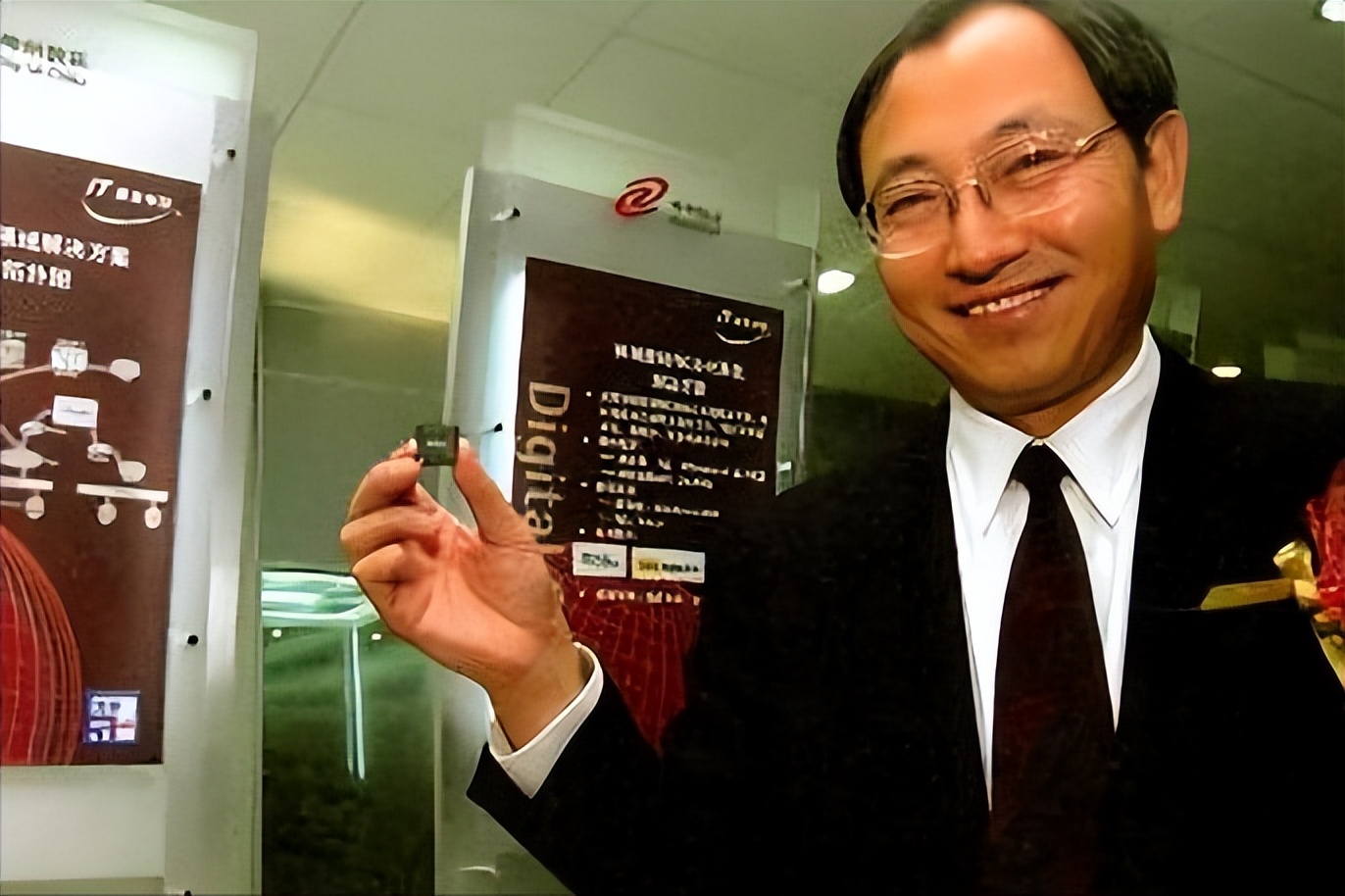 落后就要挨打,国家有难,有人骗了十几亿,有人挺身成英雄