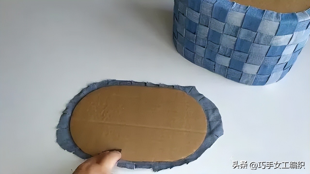 牛仔裤收纳神器改造,旧牛仔裤布条再利用的妙招