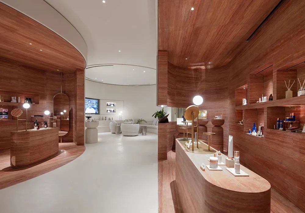 先锋派JOYCEBeauty：一代时尚女王和她的美妆伊甸园