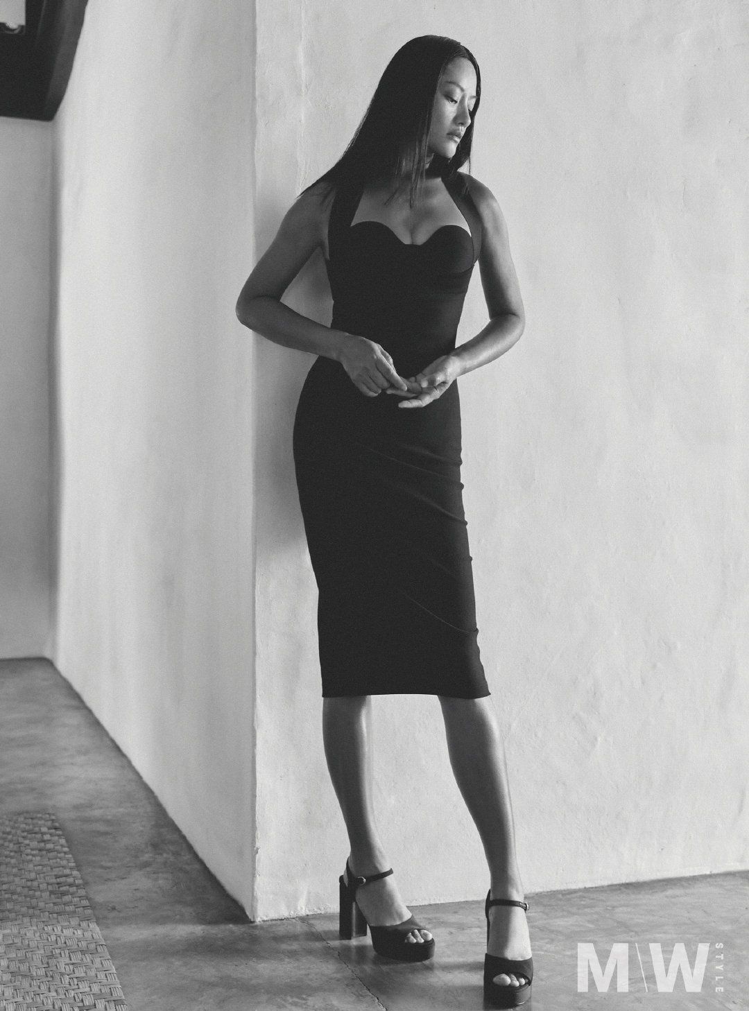 50岁瞿颖怎么老成这样!近照晒得黢黑大变样,皮肤松弛肤质太粗糙