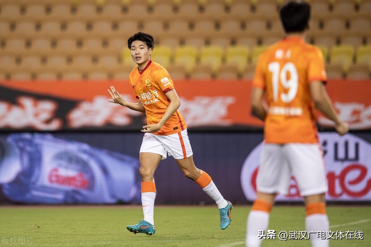 张华峻武汉足球,张华峻进球