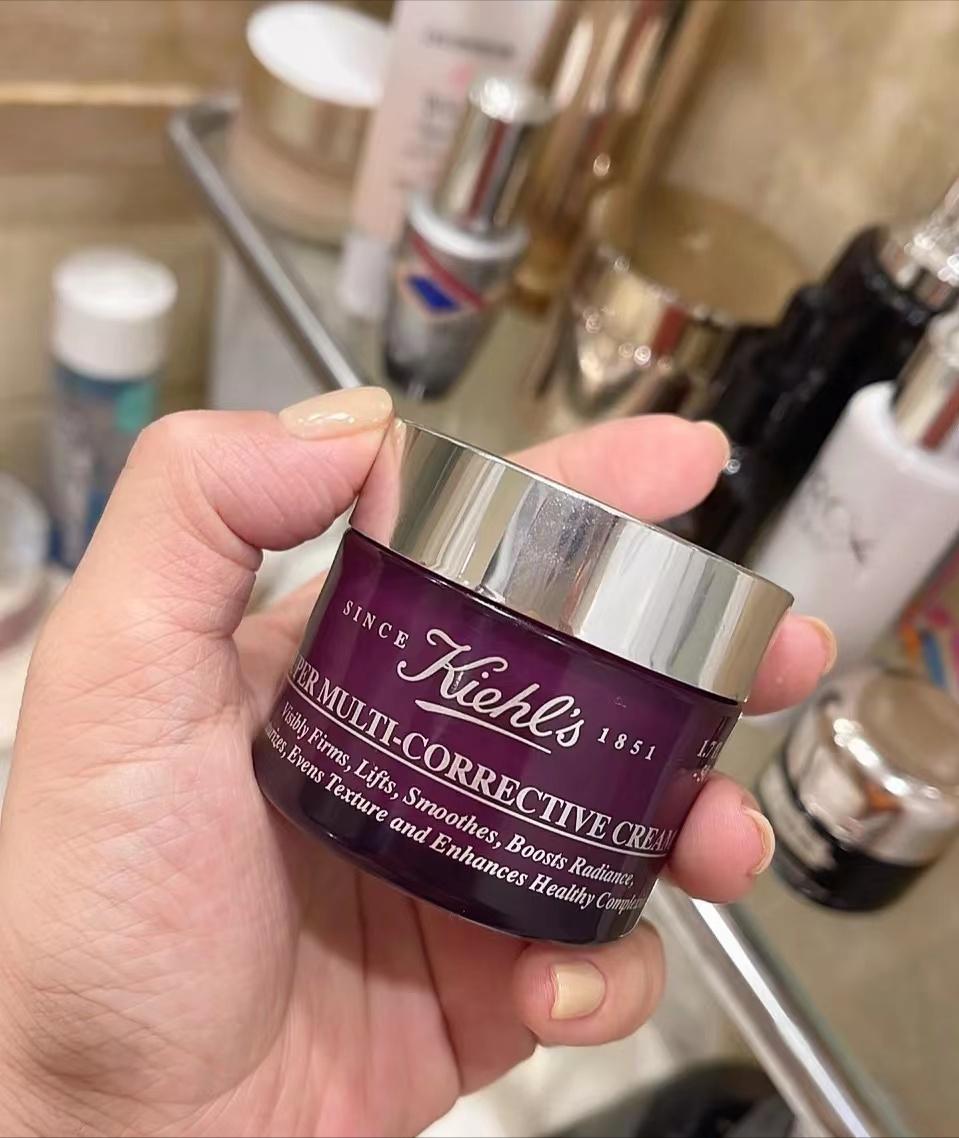 40岁皮肤护理只用精华和面霜,30岁的女性擦什么面霜比较好