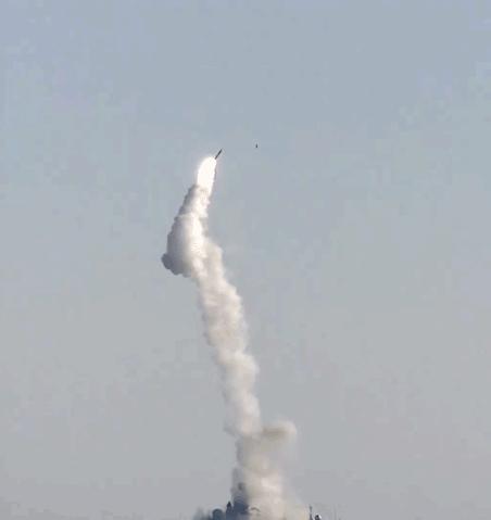 俄罗斯锆石高超音速导弹,俄罗斯锆石匕首和东风17谁厉害