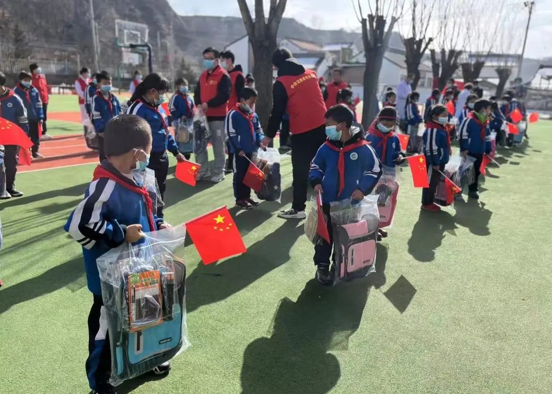 春风里的追“锋”人|以“爱”之名，宝鸡团市委学雷锋志愿服务活动走进陇县