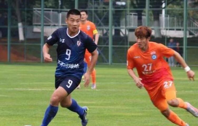 16支足球队告别中国足坛,中国足坛又一位功勋名将宣布退役