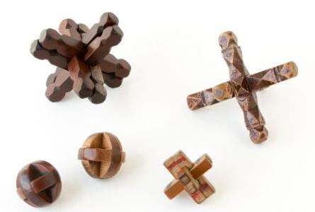 我是鲁班锁，英文名儿叫Burr~