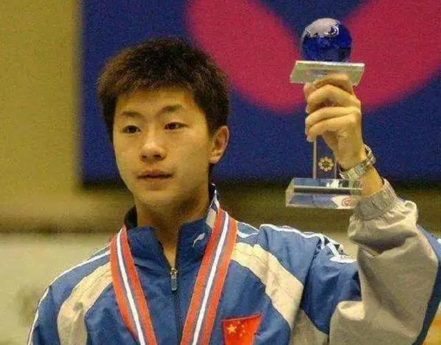 马龙许昕2019年撑起国乒,2020乒乓总决赛马龙对许昕谁赢了