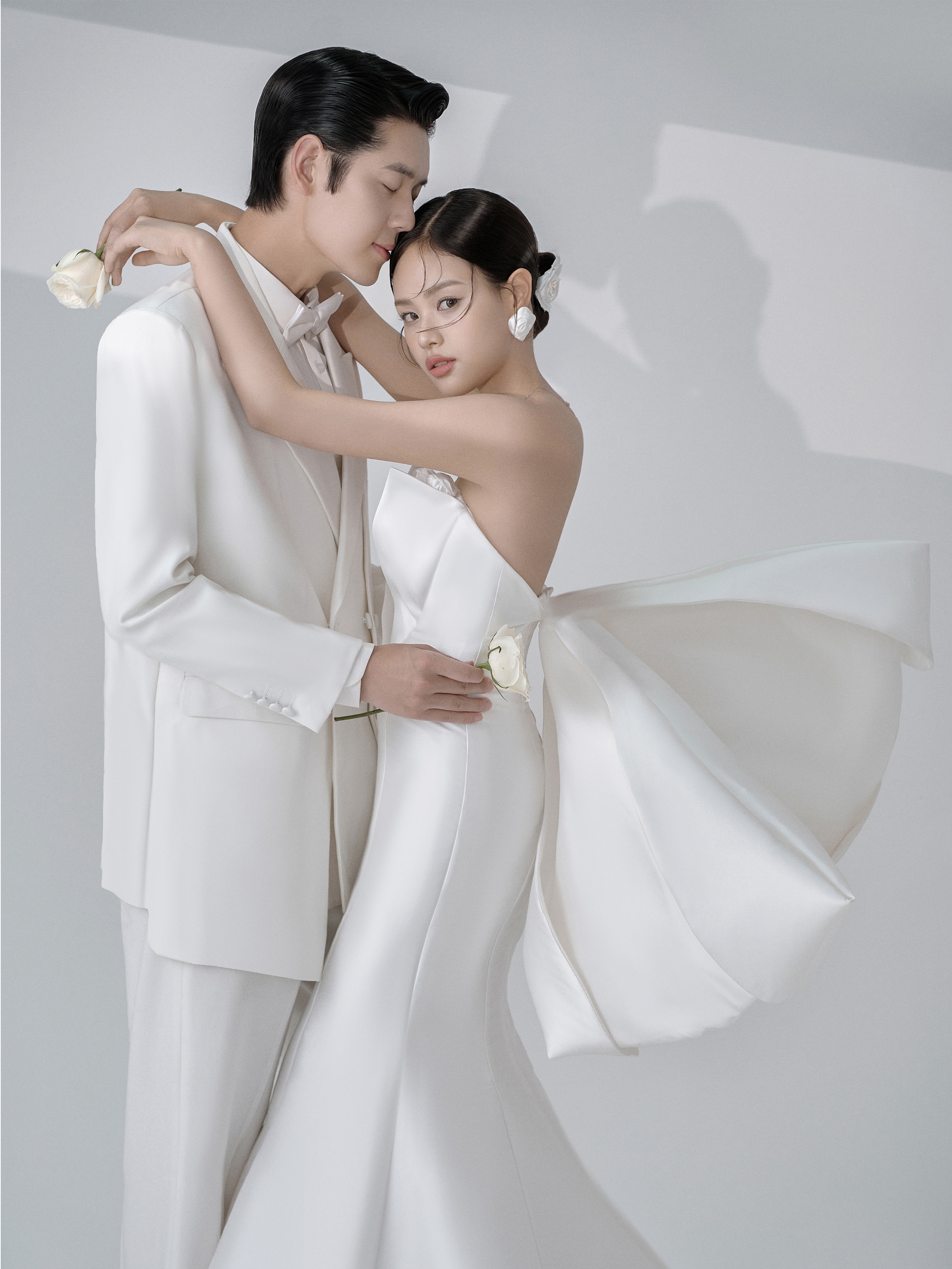 韩式贵妇风格婚纱照拍摄图片欣赏,韩式室内婚纱照姿势和表情技巧