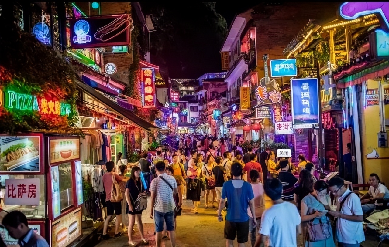 国内最坑游客十条美食街,我国专坑游客的10大美食街