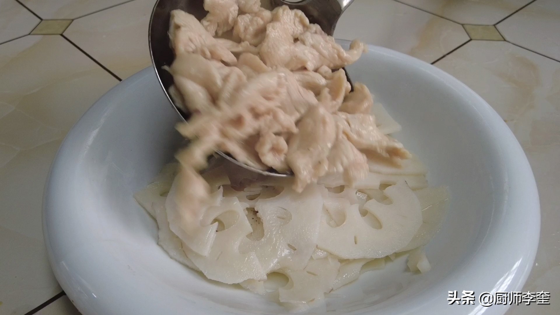 鸡胸肉手撕鸡简单做法又嫩又好吃,鸡胸肉最好吃的做法黄焖鸡