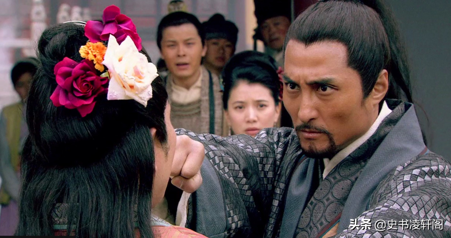 关胜为何力压林冲，成为梁山五虎之首？他有三大优势，林冲比不了