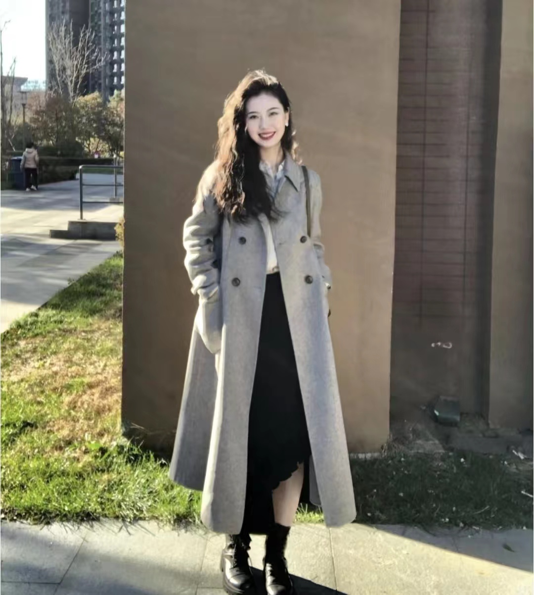 中款深灰色大衣怎么搭配好看,maxmaralabbro灰色大衣