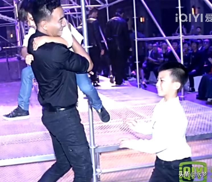 13岁，顶级Alpha，阿姨们都在等他出道