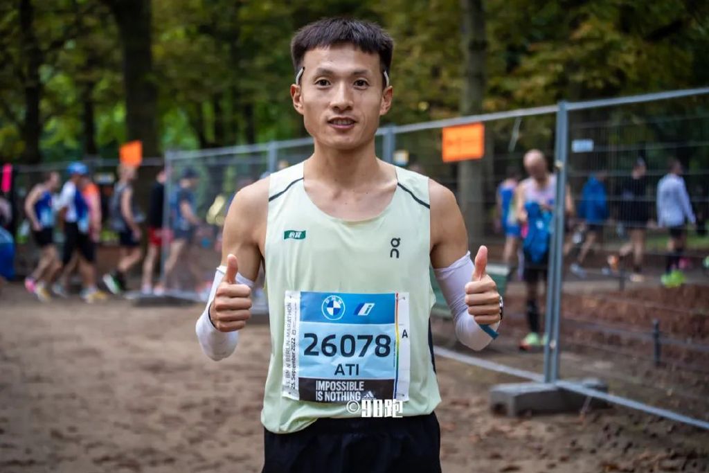 柏林马拉松基普乔格视频,基普乔格神人