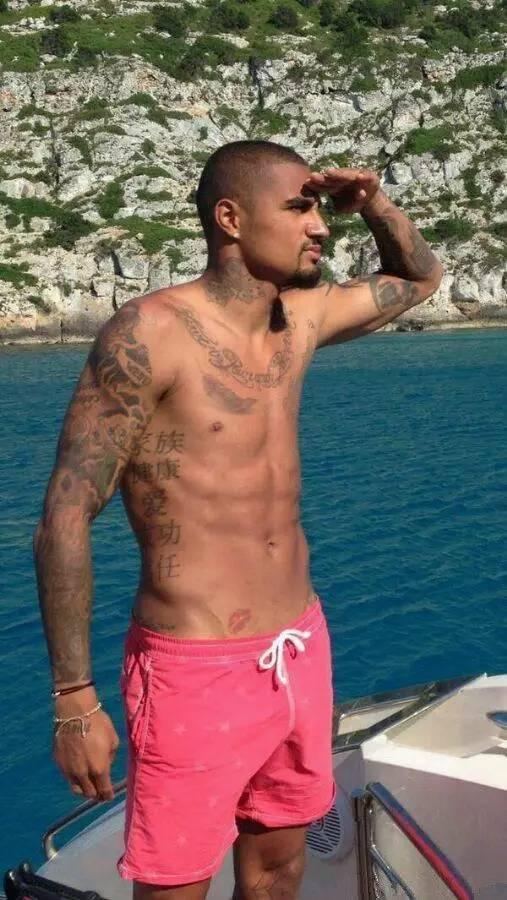 各大足球球星纹身介绍,哪些球星的纹身最具有艺术