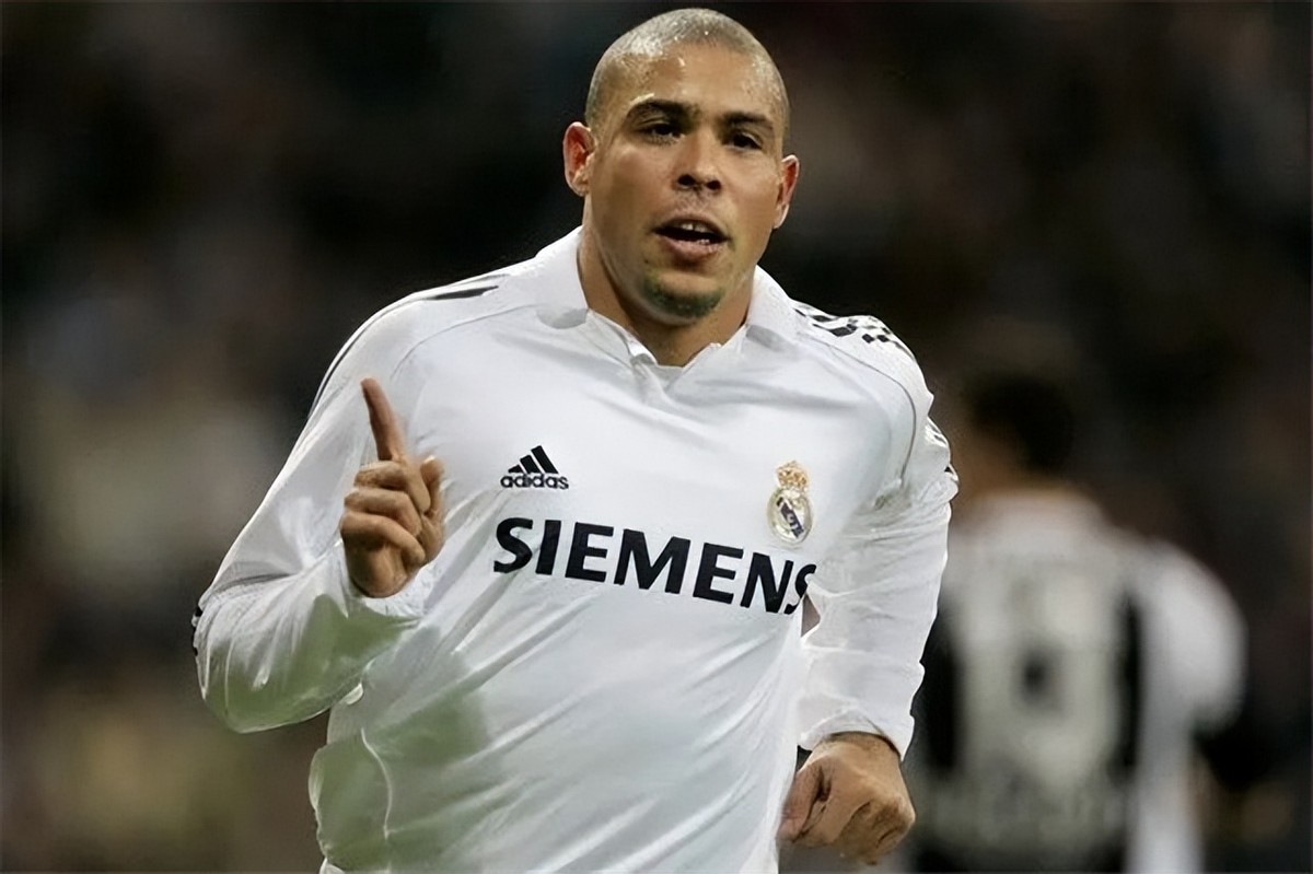 罗纳尔多曾经效力过几个俱乐部,罗纳尔多现身价