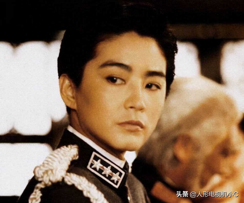 女人脸上有哪三大特征不显老,年纪越大越好看的脸部特征