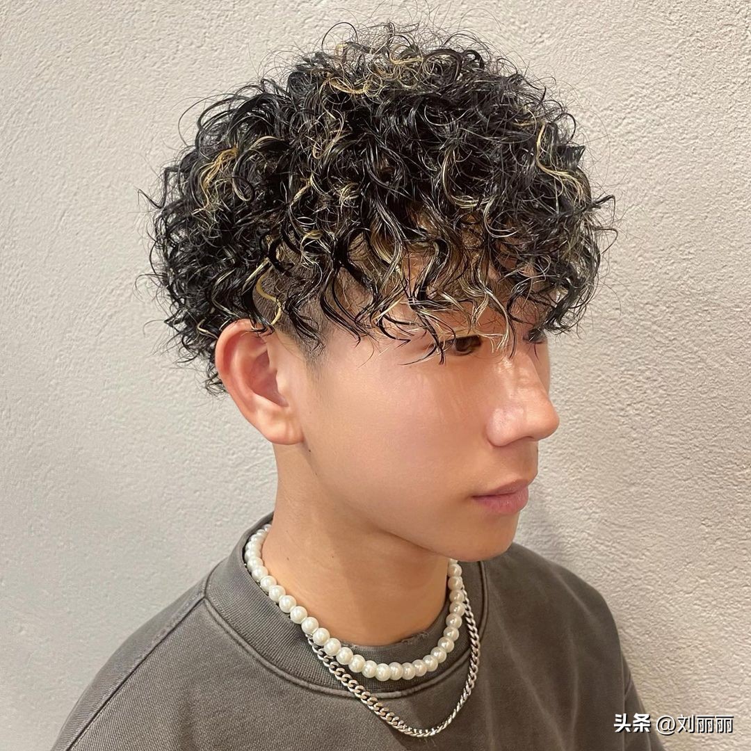 男士短发精神阳光发型,中年男士看起来精神的短发发型