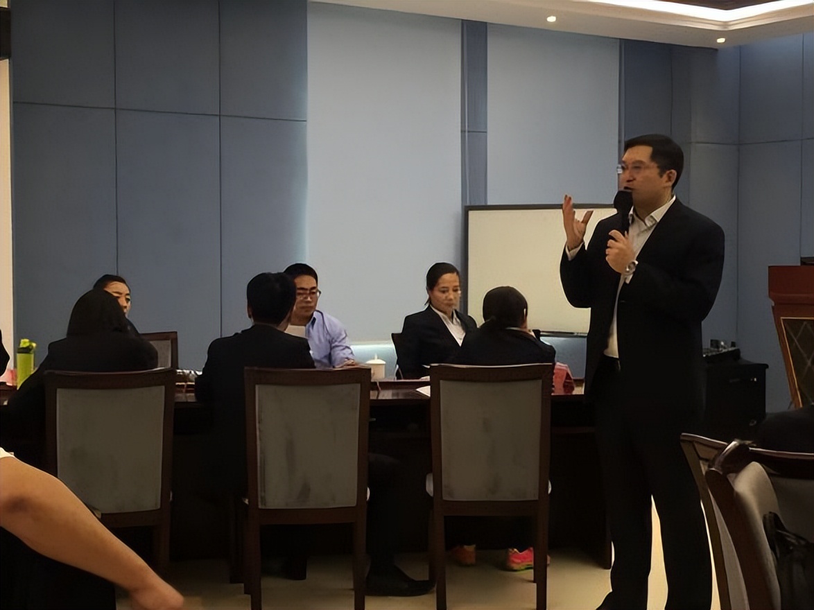 支行运营主管考核办法,对公资产业务主管行长具备的素质