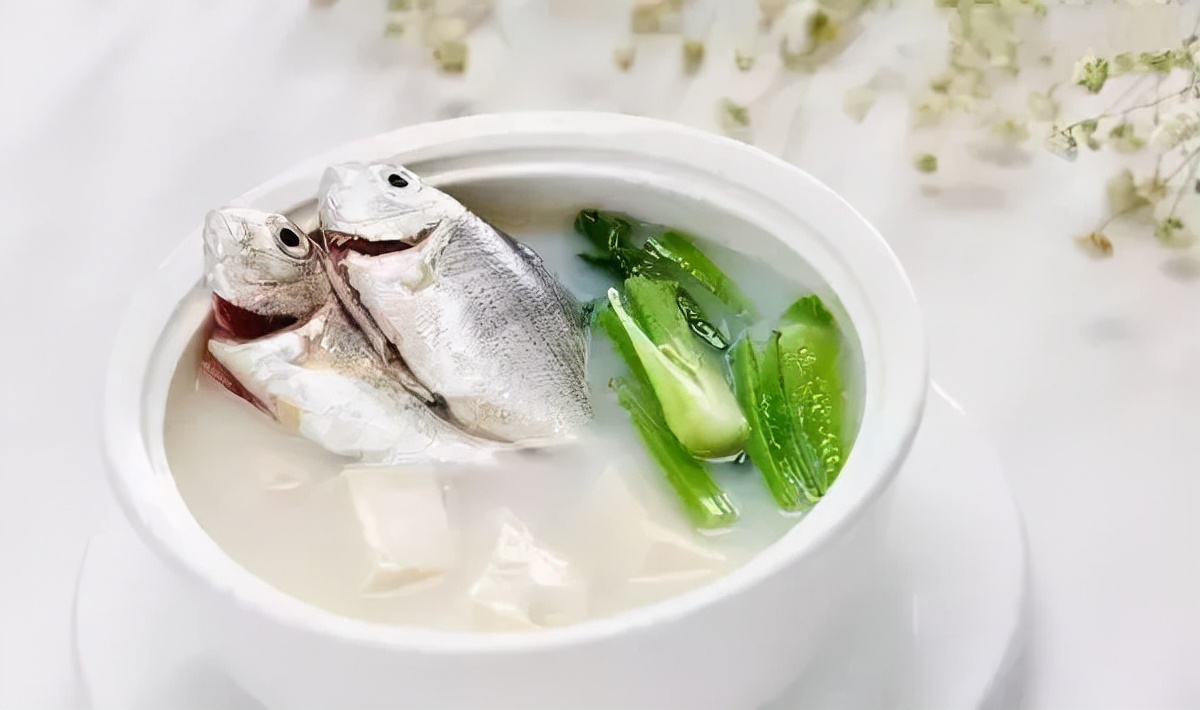 纯母乳喂养的妈妈饮食禁忌指南,哺乳期妈妈的饮食有什么忌口的