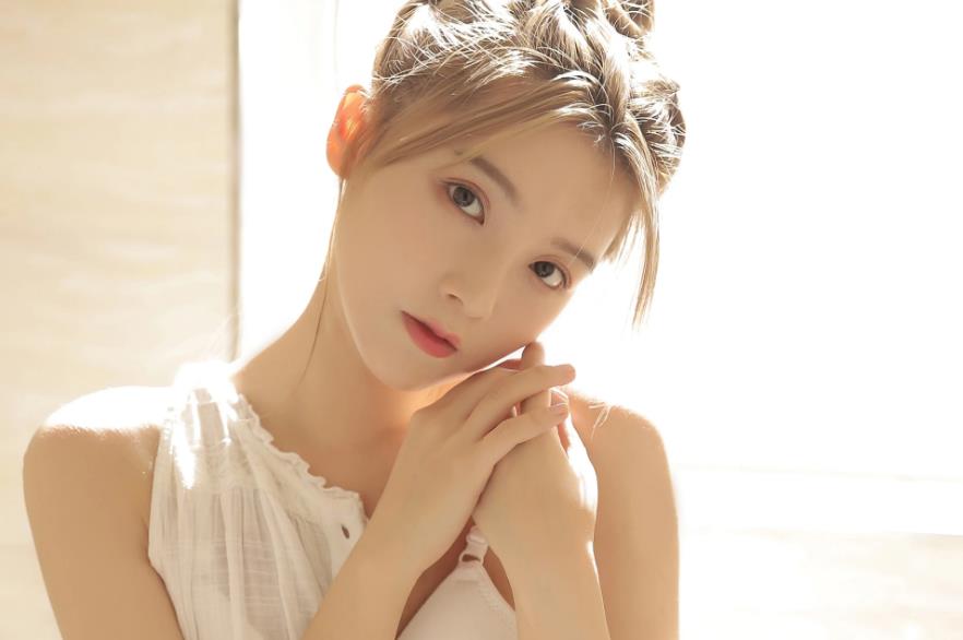 女生的什么表现能说明她谈恋爱了,恋爱没有安全感的女人有几种表现