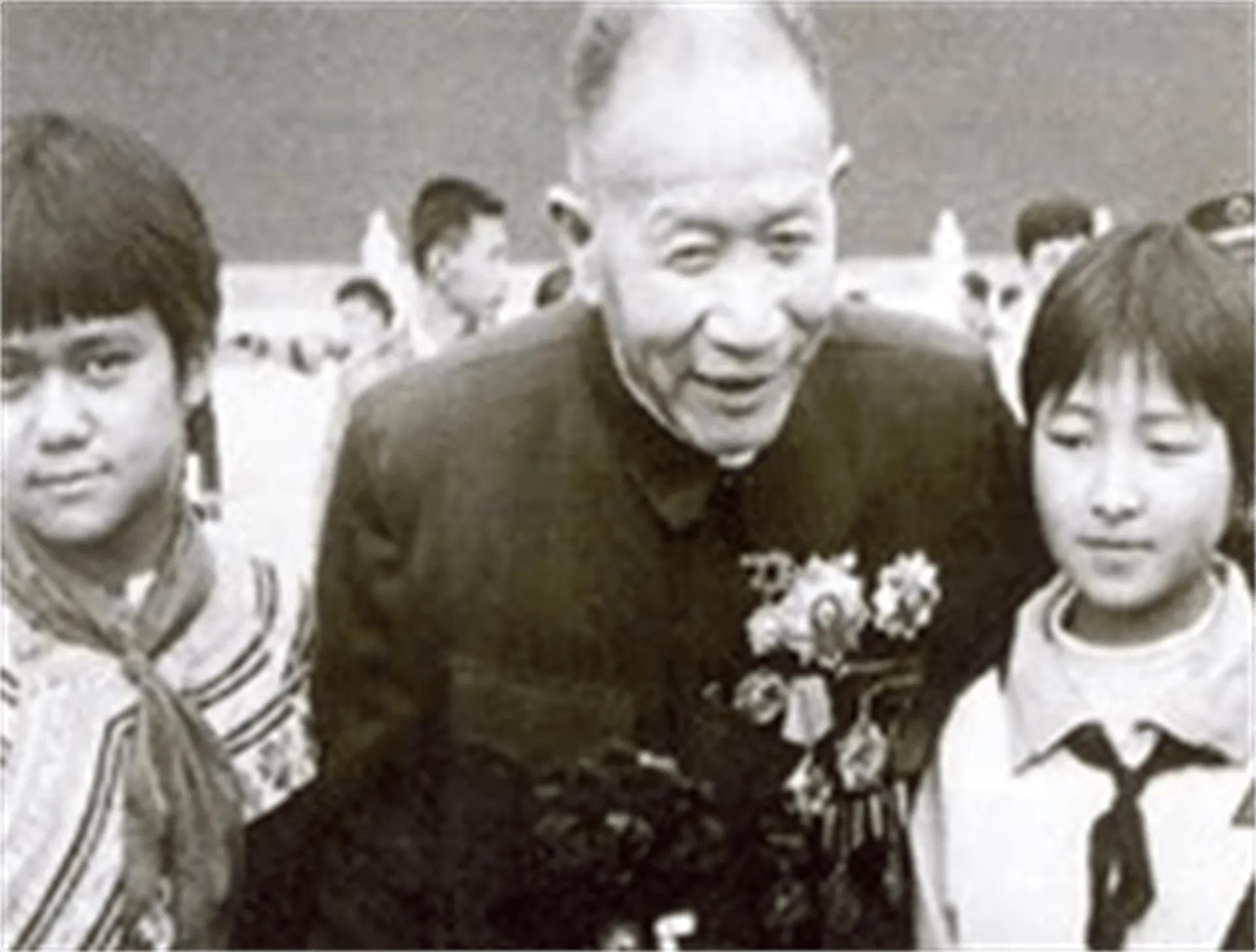 共和国卫士杨育才（抗美援朝一级战斗英雄）