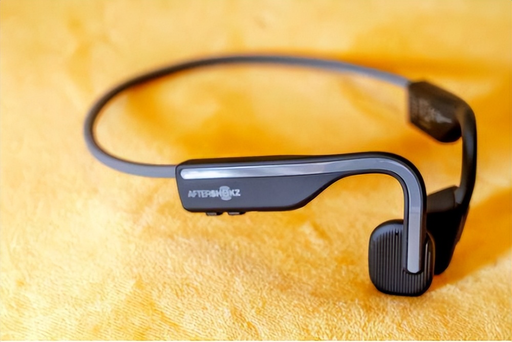 跑步戴哪个牌子蓝牙耳机不容易掉,什么样的跑步蓝牙耳机最实用