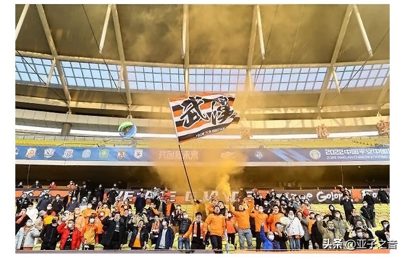 武汉长江俱乐部解散球员去向,李铁说中国足球最新消息