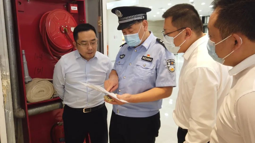 夏季治安打击整治“百日行动”丨尽锐出战！河南洛阳公安全力开展夏夜治安巡查宣防第二次集中统一行动