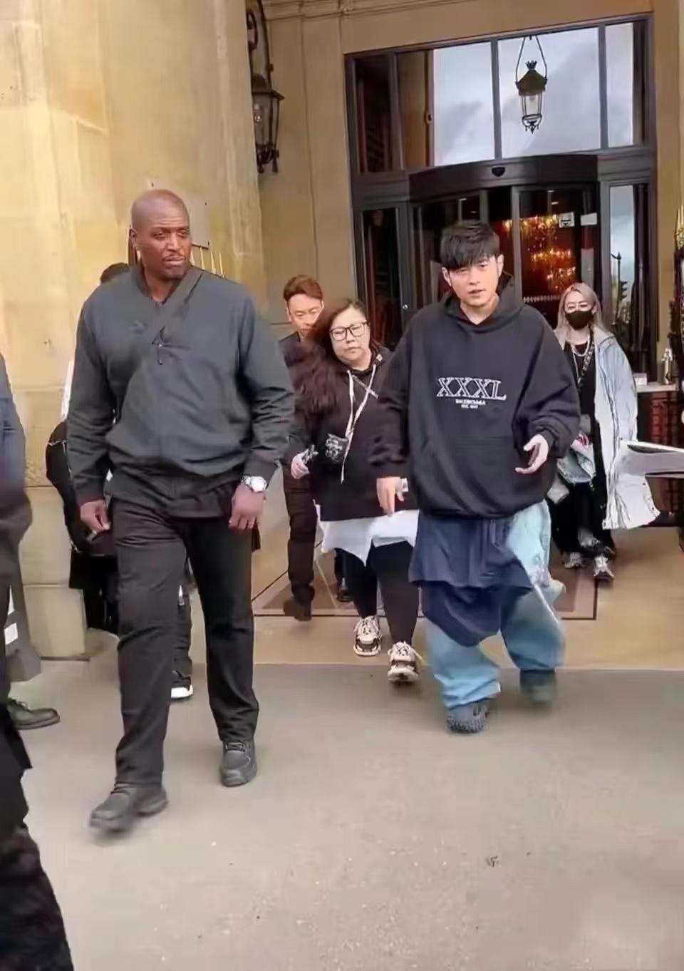 周杰伦萧亚轩同台合集,萧亚轩直播提到周杰伦