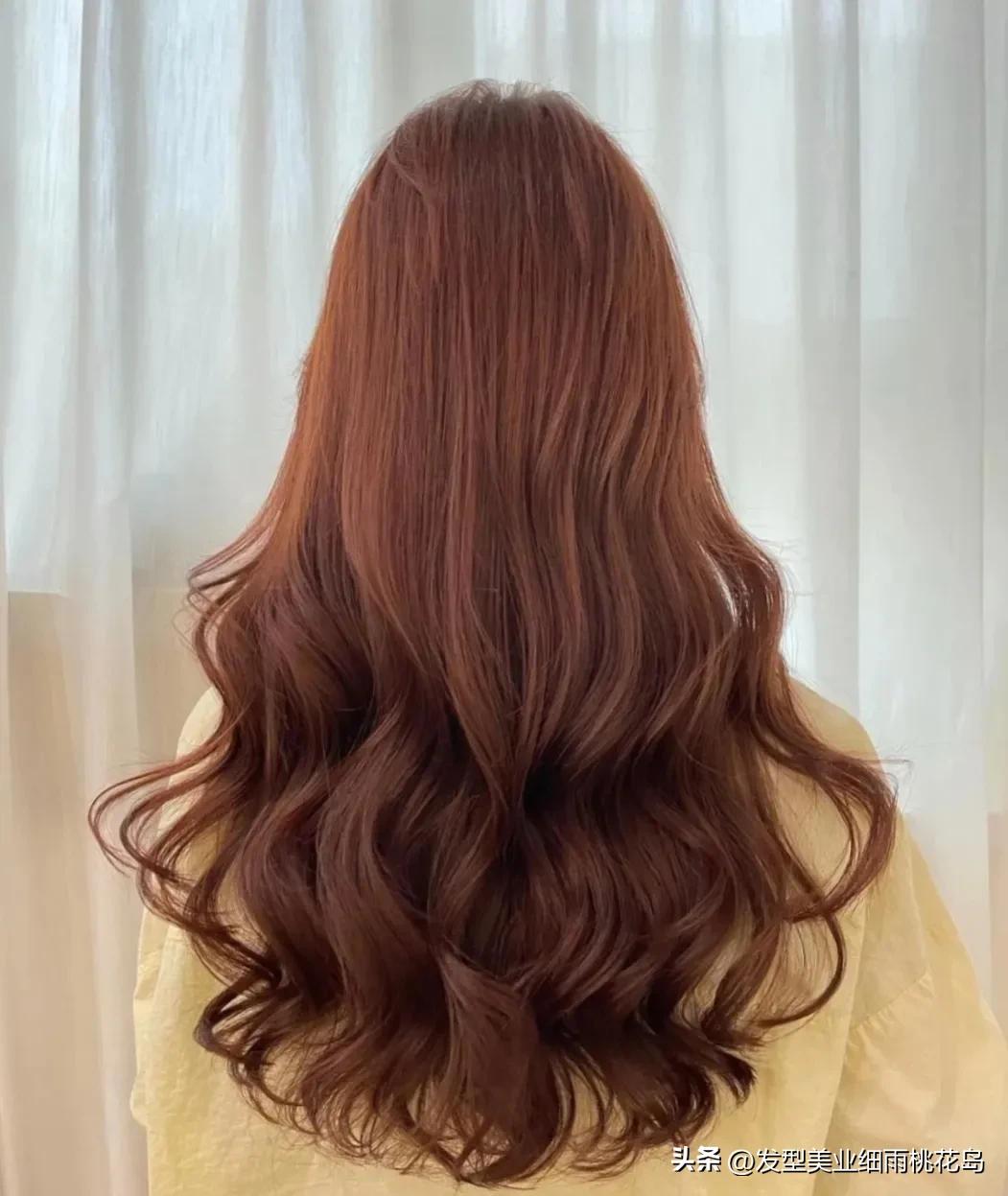 中年妇女中长发怎么烫好看,烫的中长发怎么扎好看