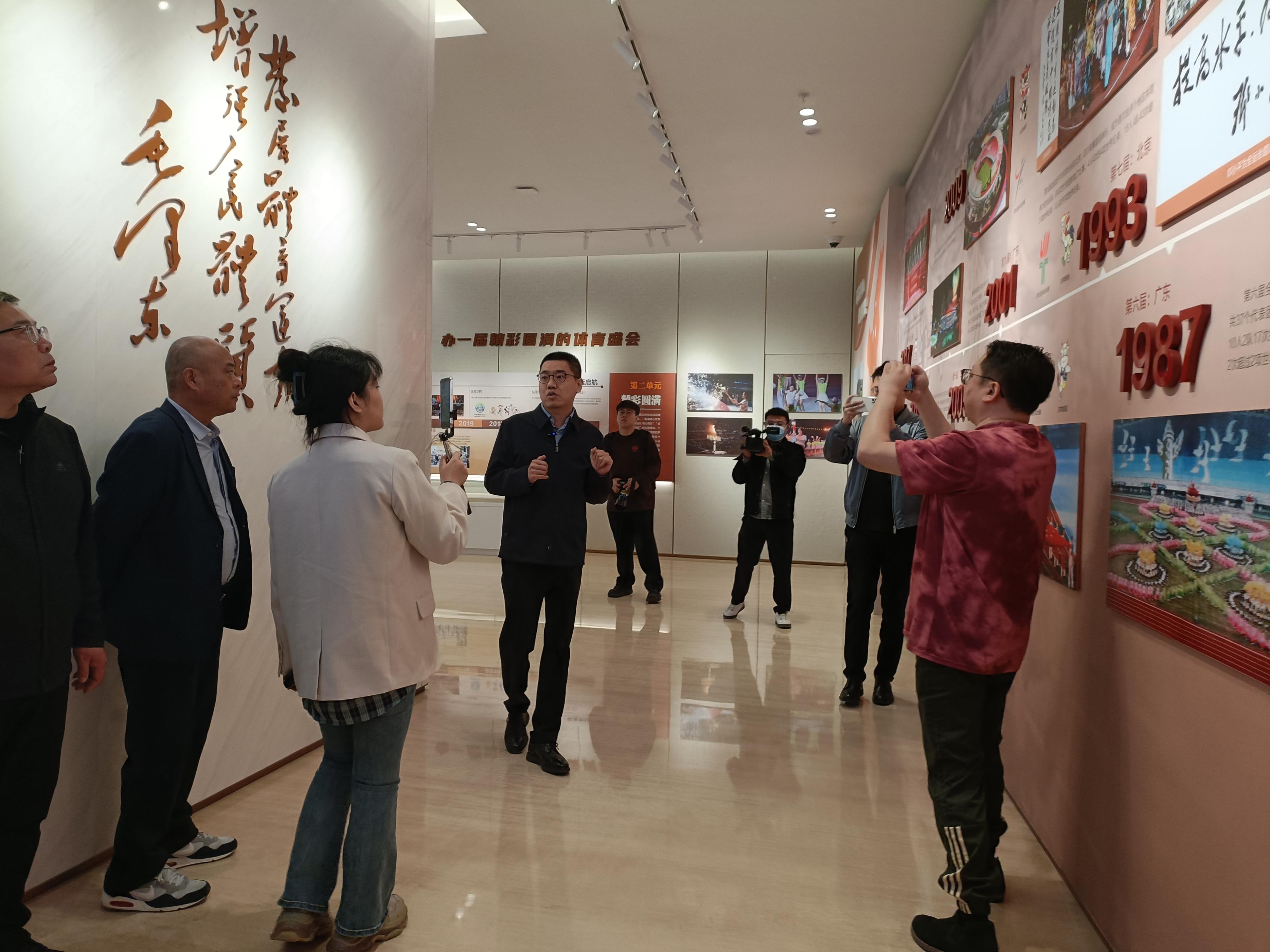 记者参观西安,记者带你走进西安